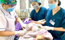 Một bé gái chào đời trong khu cách ly ở Quảng Ninh