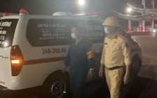 Giả làm bệnh nhân, thuê xe cứu thương 'thông chốt' cầu Bạch Đằng