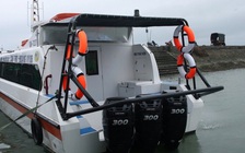 Nhiều tàu khách ở Vân Đồn 'nằm bờ' vì cây xăng dừng không bán xăng vào can, phi, xi téc