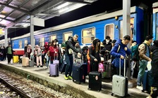 Hàng ngàn khách du lịch đi tàu đêm đón tết ở Sa Pa