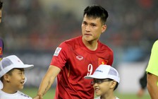 Lê Công Vinh từng bị nghi ngờ là điên vì cầm giày đinh tự đánh vào đầu