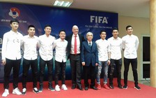 Quang Hải, Duy Mạnh, Đức Huy 'xây xẩm' mặt mày vì bầu Hiển thưởng đậm