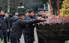 CLB Hà Nội đi chùa cầu may cho mùa giải mới thắng lợi rực rỡ