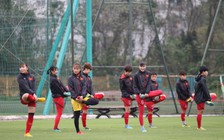 Tuyển nữ Việt Nam hội quân đấu play-off, 'hot girl' Chương Thị Kiều đi tái khám
