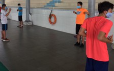 Các đội tuyển cách ly xã hội, kình ngư Huy Hoàng tập chay trên bờ