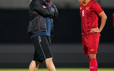 Chấn thương của Trọng Hoàng phơi bày vấn đề đau đầu nhất với thầy Park