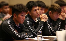 Nai lưng thi đấu ở khắp các mặt trận, Đình Trọng bị quá tải thế nào?