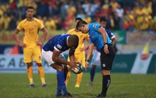 Trụ hạng mỹ mãn, HLV Nam Định bảo tận hưởng đã, chưa vội nghĩ gì đến tương lai