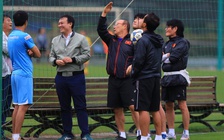Tư lệnh ngành thể thao nhắn nhủ điều gì cho HLV Park Hang-seo và Mai Đức Chung?