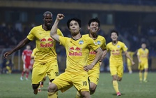 HAGL vs CLB TP.HCM: Không chỉ Lee Nguyễn, Công Phượng cũng phải gạt bỏ... tình riêng!