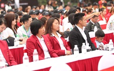 Văn Quyết bảnh bao cùng con trai nhận danh hiệu VĐV tiêu biểu 2020