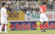 Sốc khi HAGL lúc này 'còn khuya' mới bằng thời Kiatisak làm...lính phố núi!