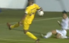 Đội Nam Định phản ứng, nhưng trọng tài chính xác khi cho HAGL hưởng phạt đền