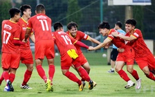 Ông Park khiến học trò cười 'đứt ruột' vì trò chơi 'mèo vờn chuột'