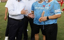 Tuyển Việt Nam bất ngờ đón tư lệnh ngành, thầy Park nói những điều từ trái tim