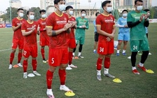 Từ ‘gương xấu’ Bunmathan nhìn sang…bầu Đức, bầu Hiển của bóng đá Việt Nam