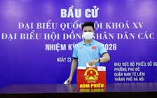 Tuyển Việt Nam và U.22 tự hào được cầm lá phiếu cử tri trong ngày hội non sông