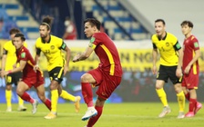 Mướt mồ hôi đánh bại 'đàn hổ' Malaysia, tuyển Việt Nam chạm tay vào lịch sử!