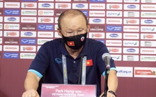 Nhận chiếc thẻ phạt thứ 2, thầy Park không được chỉ đạo trận UAE