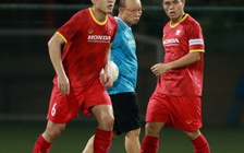 HLV Park Hang-seo đối diện cảnh… vẽ ‘2 tay 2 chữ’ cho đội tuyển Việt Nam