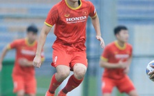 Tuyển Việt Nam: Món quà quý Kiatisak tặng ông Park Hang-seo