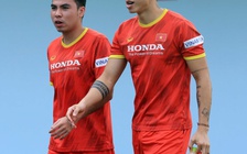 Tuyển Việt Nam không thể đấu giao hữu quốc tế, Văn Hậu bất ngờ xuất hiện