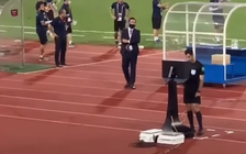 Bất bình trọng tài làm sai trận gặp Úc, VFF gửi thư kiến nghị cho sếp lớn FIFA