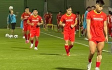 Văn Thanh tập luyện bình thường cùng tuyển Việt Nam, thầy Park bớt âu lo