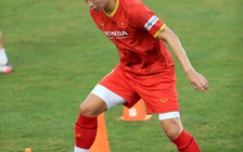 Trước Ngọc Hải, trung vệ Quang Vinh cũng bị Covid-19, tuyển Việt Nam có 4 ca F1