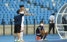 Các cô gái và chàng trai quả cảm vẽ bức tranh bóng đá Việt Nam lộng lẫy