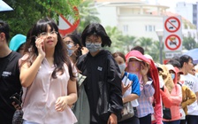 Người Sài Gòn đội nắng xếp hàng dài giữa trưa, chờ 5 tiếng mua quần áo H&M