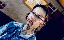 Chàng trai đi xăm hình trào máu miệng đón Halloween: Chủ tiệm cũng sốc!