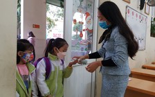 Lo ngại virus Corona, học sinh Hải Phòng trở lại trường với khẩu trang