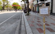 Cho đậu xe ô tô ở lòng đường trung tâm Hải Phòng: Lo ngại nạn 'xí chỗ'