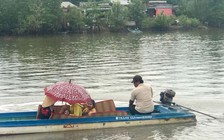 'Lội' sông đi tiêm chủng