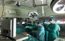 Dùng nội soi 3D để phẫu thuật chính xác các khối u ung thư