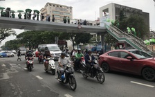 TP.HCM 'kéo' người dân dùng cầu vượt bộ hành
