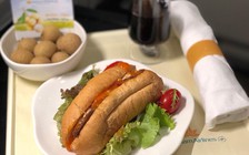 Từ 1.9, đi máy bay được ăn bánh mì Việt Nam miễn phí