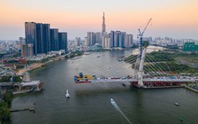 Cầu Thủ Thiêm 2 tái khởi động sau 8 tháng 'treo cẩu' giữa sông