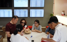 Sắc xanh trở lại sàn chứng khoán