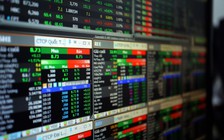 Chứng khoán chưa vội lạc quan