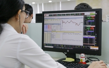 Cổ phiếu của tỉ phú Phạm Nhật Vượng bật tăng gần 5%