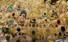 Giá vàng ngày 4.4: vẫn 'neo' trên 48 triệu đồng/lượng