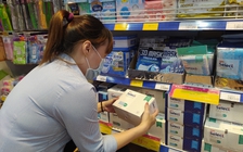 Khẩu trang, gel rửa tay… bắt đầu 'hot' trở lại