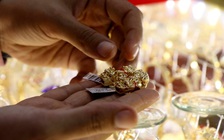 Giá vàng hôm nay 24.12.2021: Vàng miếng SJC cao hơn vàng nhẫn gần 9 triệu đồng/lượng