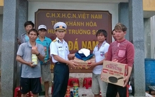 Bộ đội đảo Đá Nam cứu 10 ngư dân gặp nạn