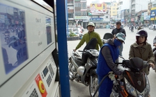 Giá xăng tăng gần 700 đồng/lít