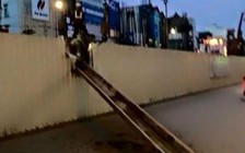 Cảnh cáo nhà thầu dự án Nhổn - ga Hà Nội do rơi ống thép xuống đường