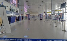 Khống chế tốt dịch, vì sao Hà Nội chưa chịu ‘mở cửa’?