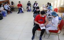 Hà Nội tạm dừng tiêm 2 lô vắc xin Pfizer gia hạn cho học sinh